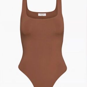 NWOT Aritzia Babaton Contour Squareneck Bodysuit in Brown Colour Sz XS